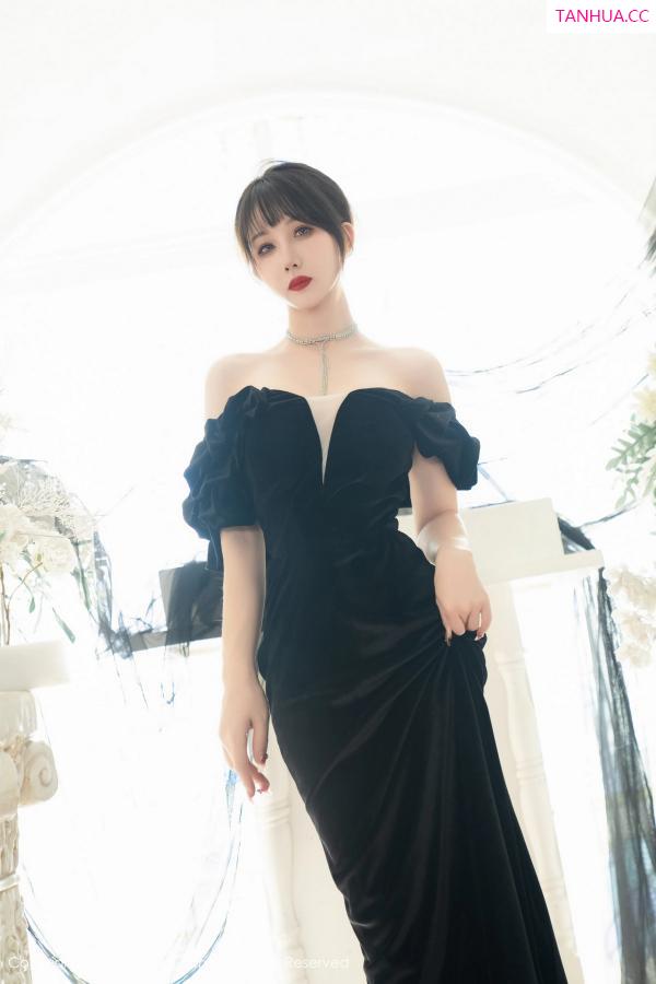 波巧酱  [XiuRen]高清写真图 2024.02.05 No.8070 波巧酱 黑丝美腿第71张图片
